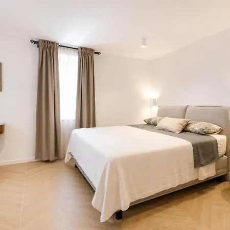 Mater 4* Τρογκίρ